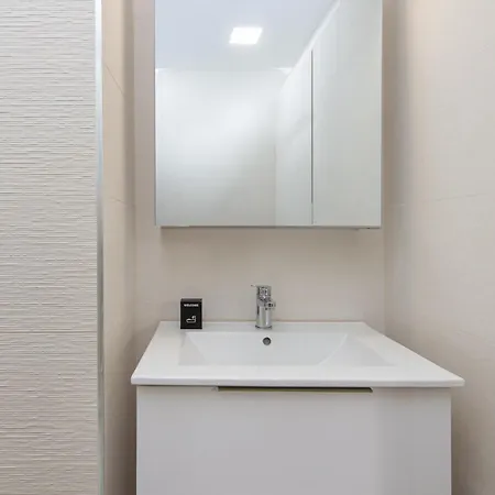 Nice, 3-room Refurbished Near Train Station * Nice