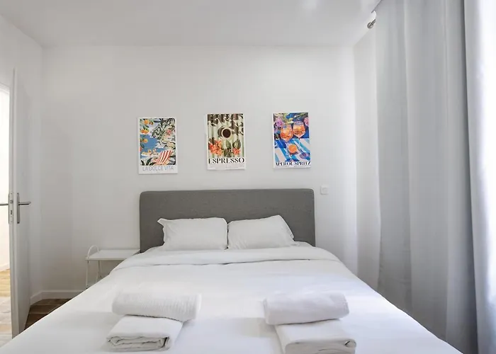 Lejlighed Nice, 3-room Refurbished Near Train Station Nice