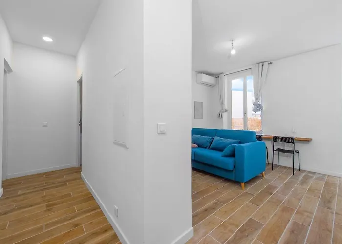 Lejlighed Nice, 3-room Refurbished Near Train Station Nice