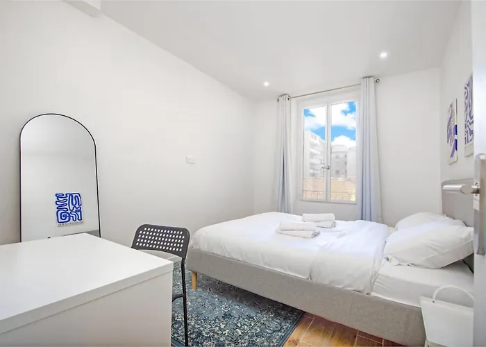 Nice, 3-room Refurbished Near Train Station *