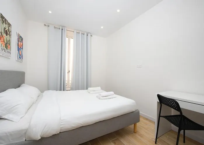 Lejlighed Nice, 3-room Refurbished Near Train Station Nice